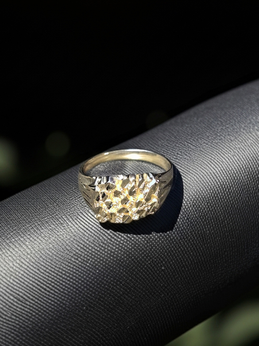 Solid 10K Mens Rings  - Elegant Nugget  Design = size 9